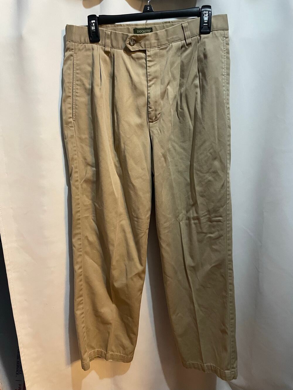 Dockers mens kakis 32x30